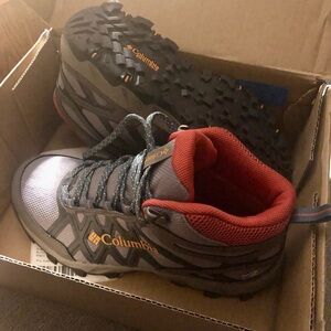 Columbia Hiking Boots 6.5